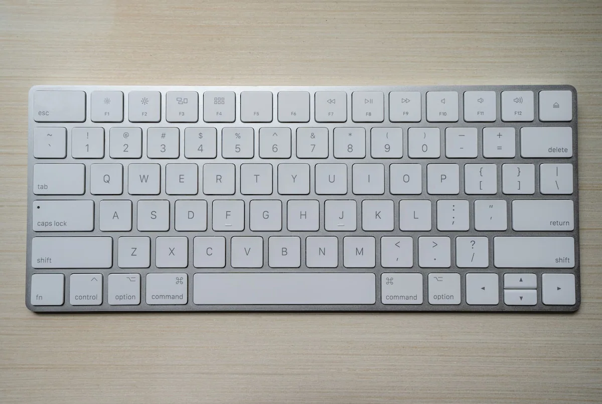 لوحة مفاتيح ميكانيكية بإضاءة RGB