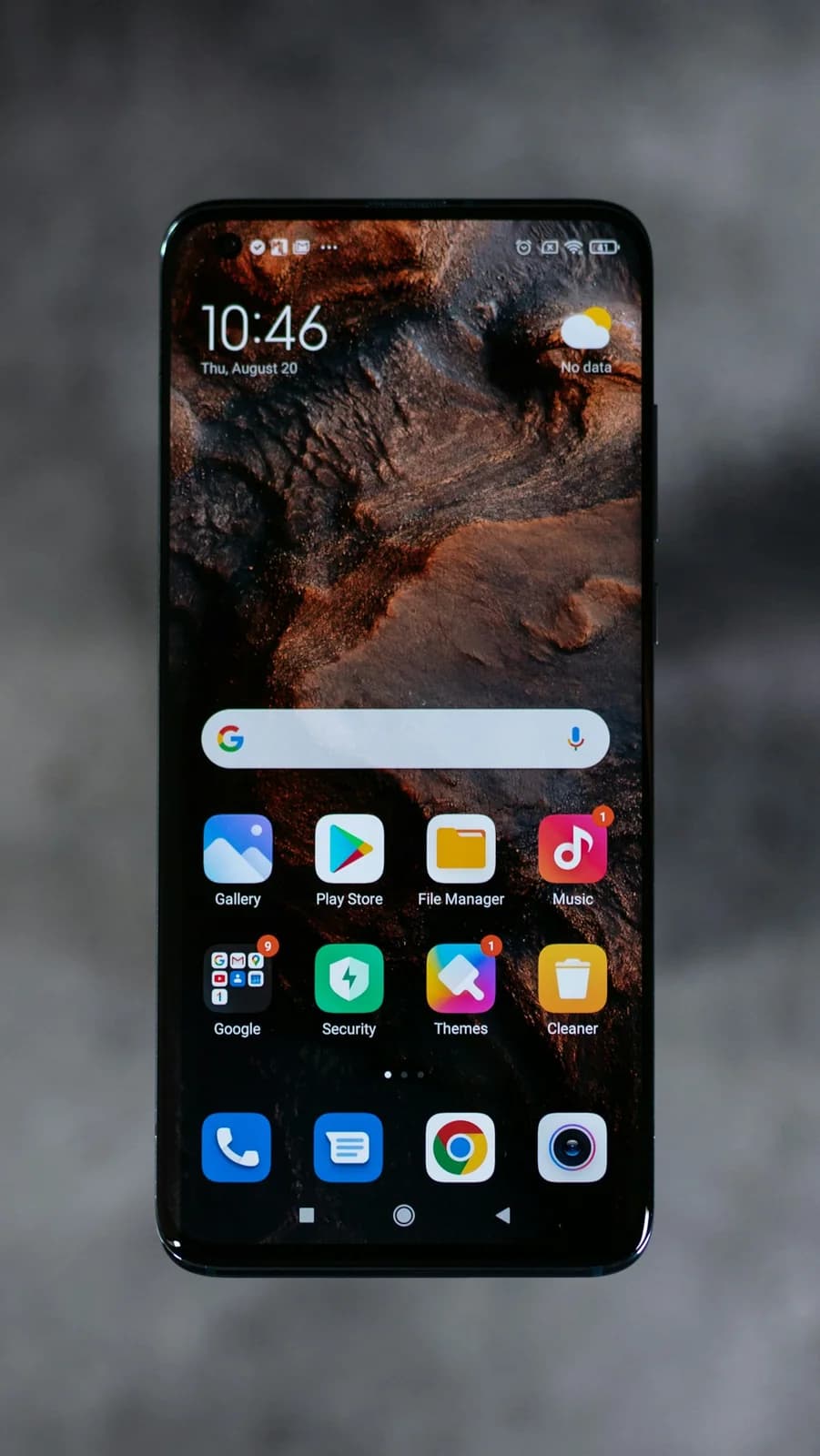 هاتف ذكي AMOLED - أداء متوازن